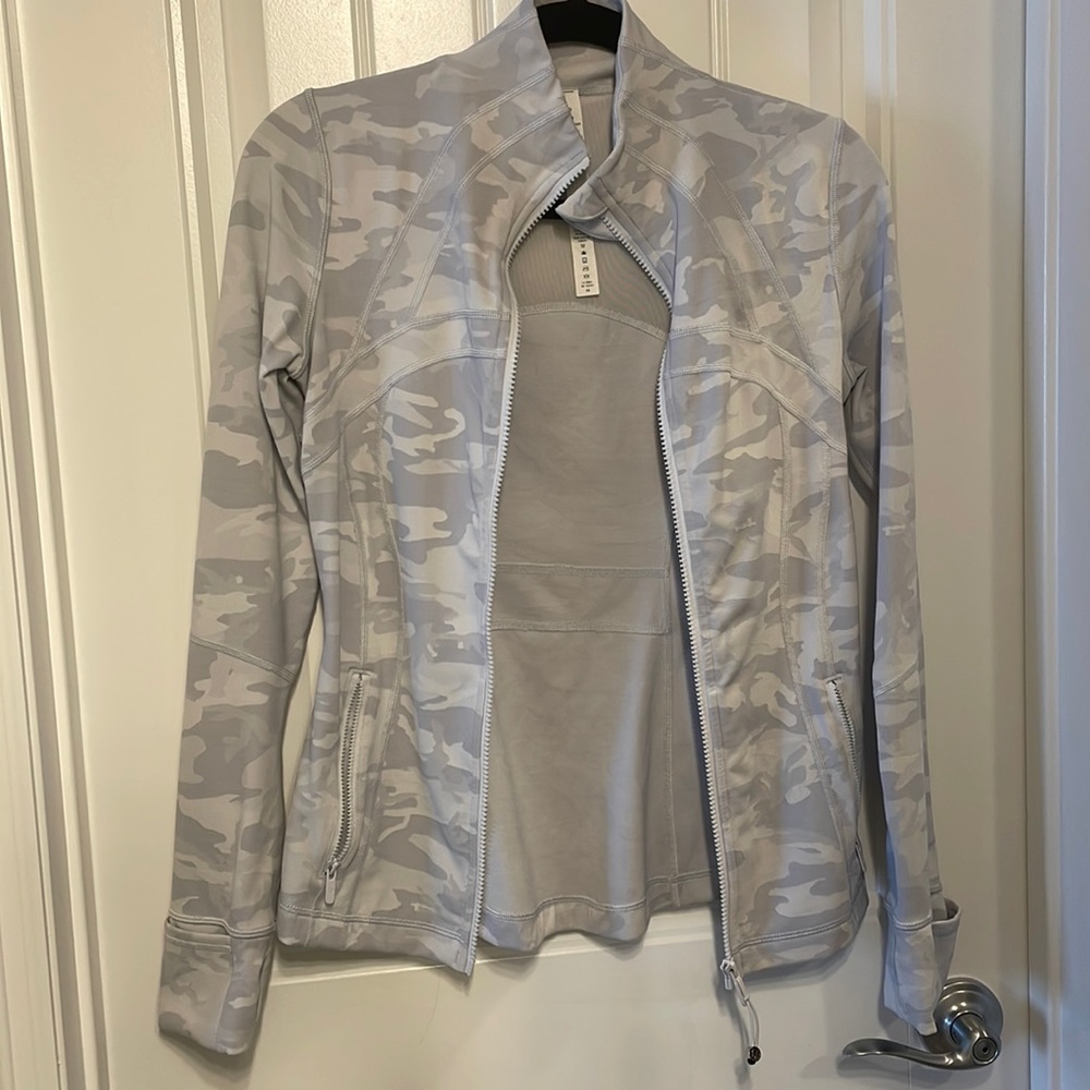 lululemon DEFINE jacket white camo